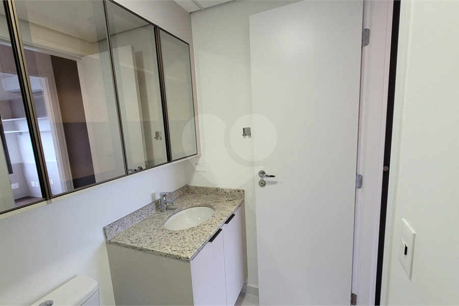 Apartamento de 2 quartos mobiliado à venda no Paraíso