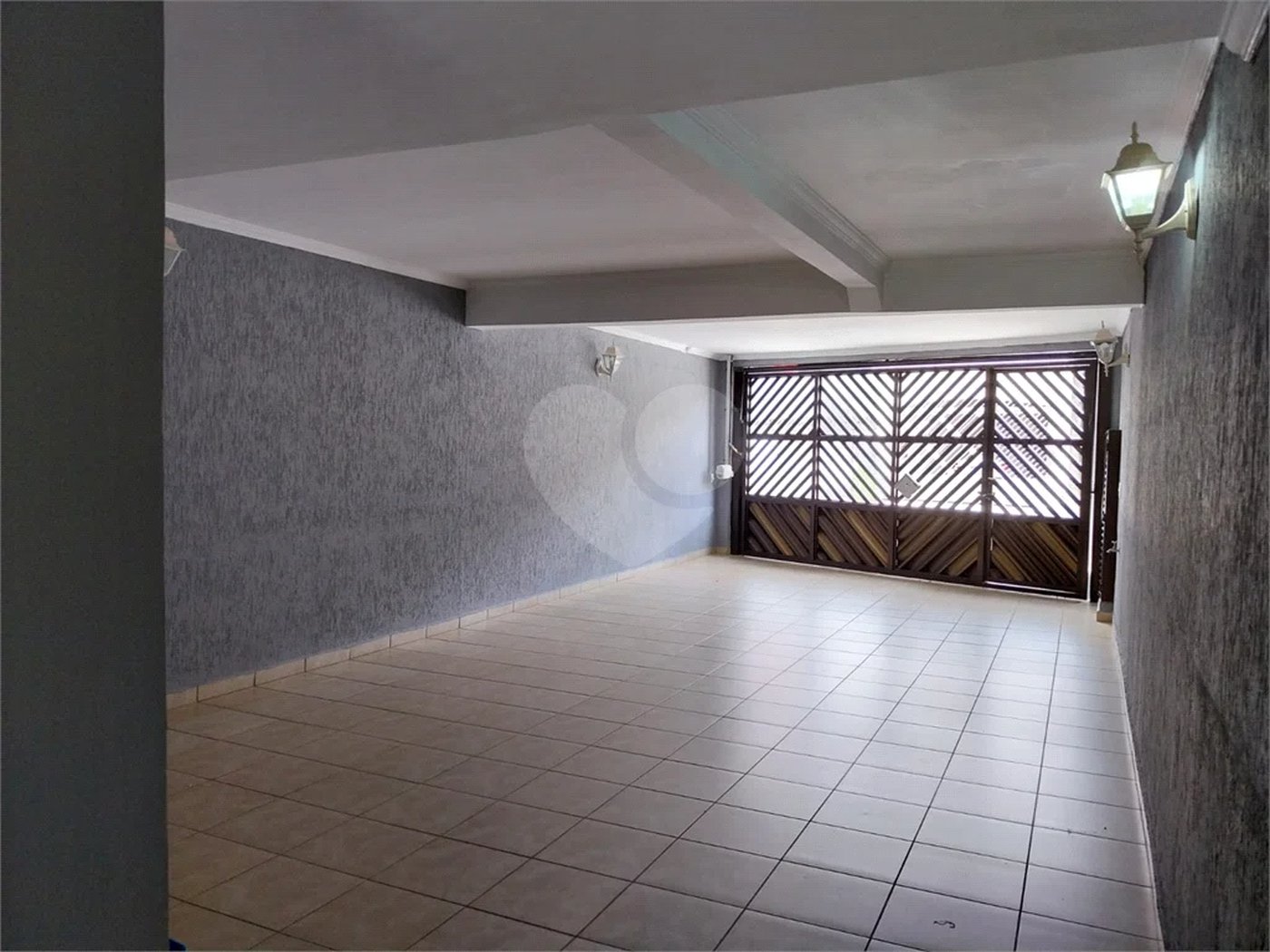 Casa com 324m², 4 dormitórios, sendo 1 suíte, 4 vagas, à venda no Jardim Las Vegas em Santo André.