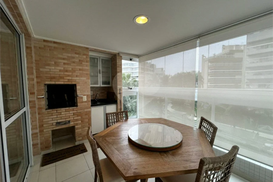 Apartamento à venda com 3 quartos, sendo 2 suítes,  em Riviera de São Lourenço, Bertioga, SP