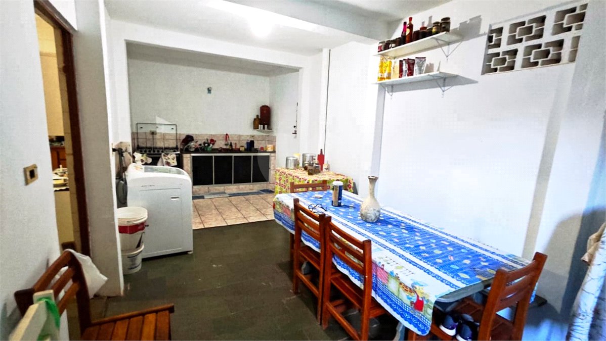 Oportunidade Única no Santa Felícia: Casa 3 dormitórios, Conforto, Espaço de Sobra e a Melhor Localização de São Carlos!