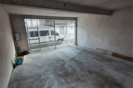 Casa Térrea com 2 dormitórios.