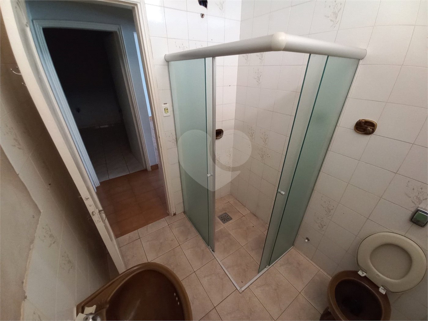 Casa Térrea com 3 dormitórios, sendo 1 suíte.