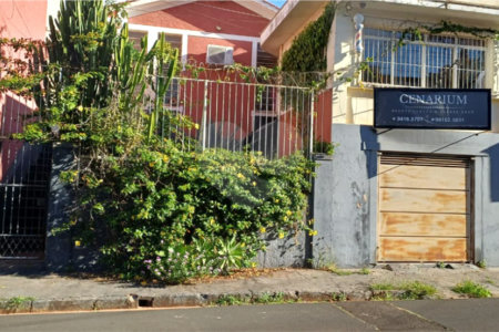 Oportunidade Única no Centro de São Carlos: Imóvel Versátil para Residência ou Negócio