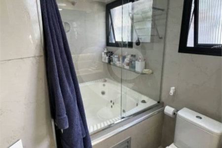 Apartamento LINDO reformado 4 dormitórios, sendo 2 suítes 1 mster, closet varandas integradas.
