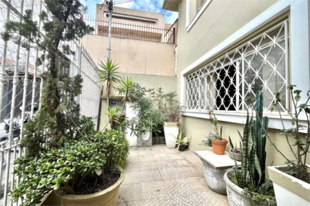 Sobrado espaçoso à venda com 220m² no Planalto Paulista