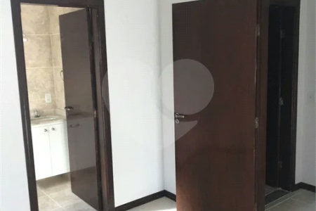 Casa assobradada à venda no Jardim Panorama – Vinhedo/SP