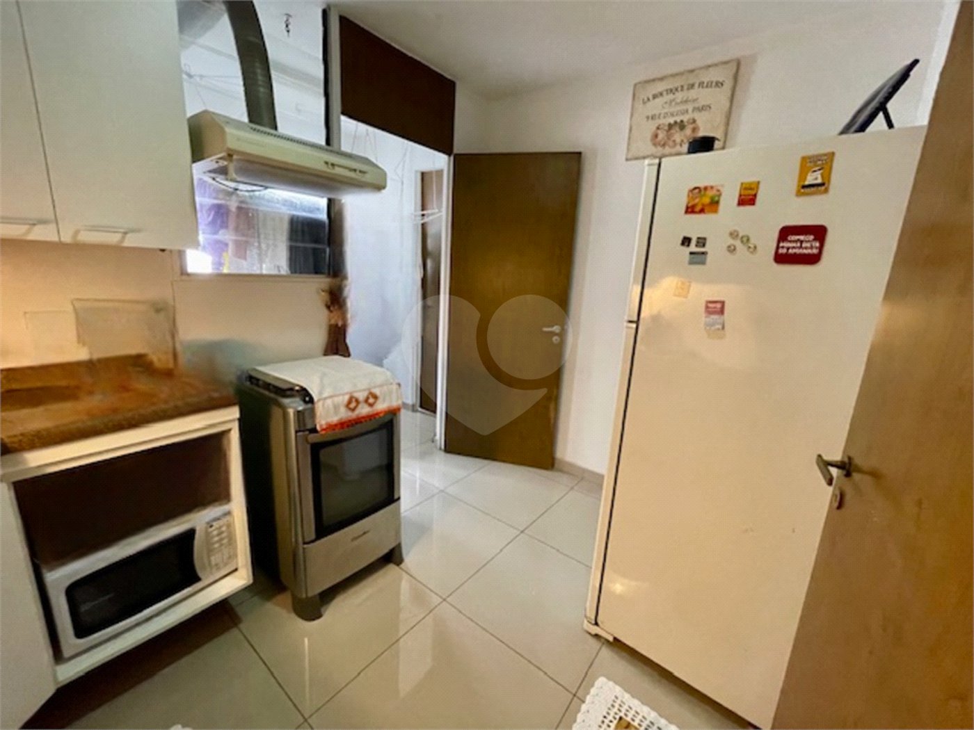Apartamento com 3 dormitórios e 1 vaga fixa, em região tranquila perto da Av. Washingtonís e de diversos serviços. Ideal para quem quer morar bem e com comodidade.