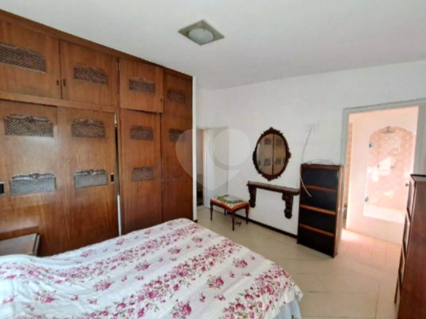 Sobrado com 112m² , 3 dormitórios , sendo 1 suíte , 3 vagas de garagem , à venda no Bosque da Saúde.