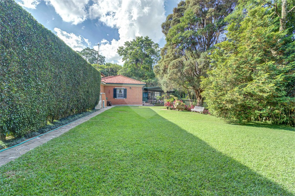 Casa à venda com 6 quartos, sendo 4 suítes, em Guarapiranga, São Paulo, SP