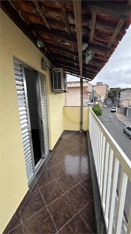 Sobrado na Vila Prudente com 161m², 2 dormitórios, 1 suíte e 2 vagas de garagem