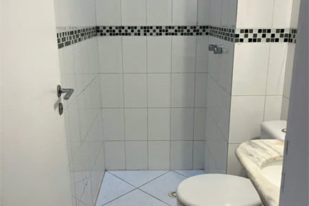 Casa à venda com 3 quartos, sendo 1 suíte, no condomínio New Village, Cotia - SP