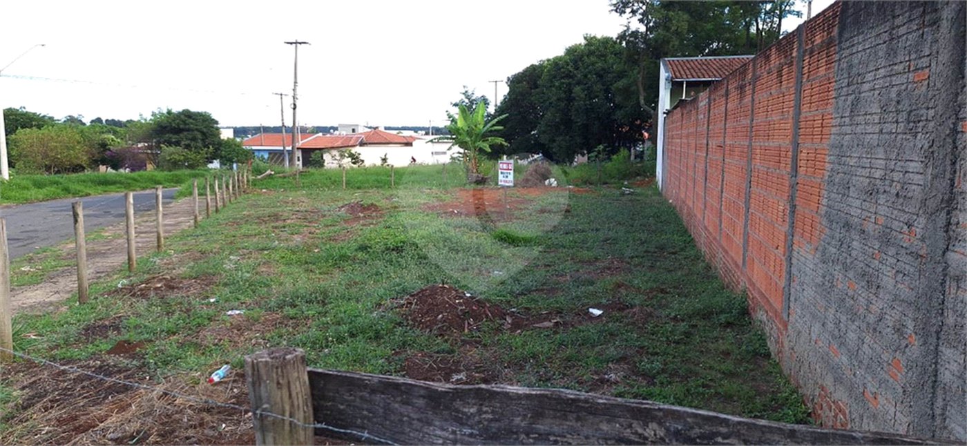 Terreno com 441 m² de área total no Jardim Munique.