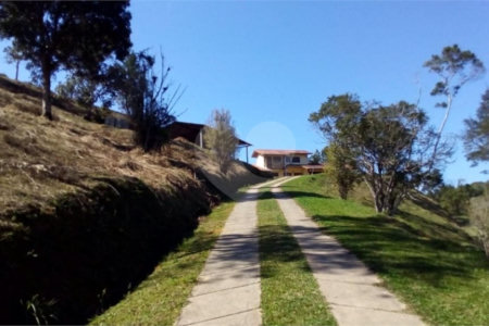 Sítio à Venda Natividade da Serra c/ 2.291,56m² Area Const. e 271.000,00m² Área Total