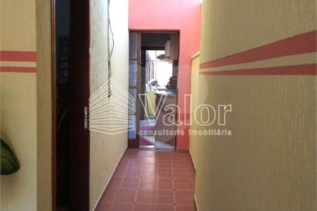 Casa Térrea com 2 dormitórios, sendo 1 suíte.