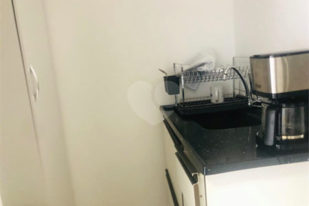 Otima sala comercial com sacada e uma vaga para auto no Nova América Office em Santo Amaro.