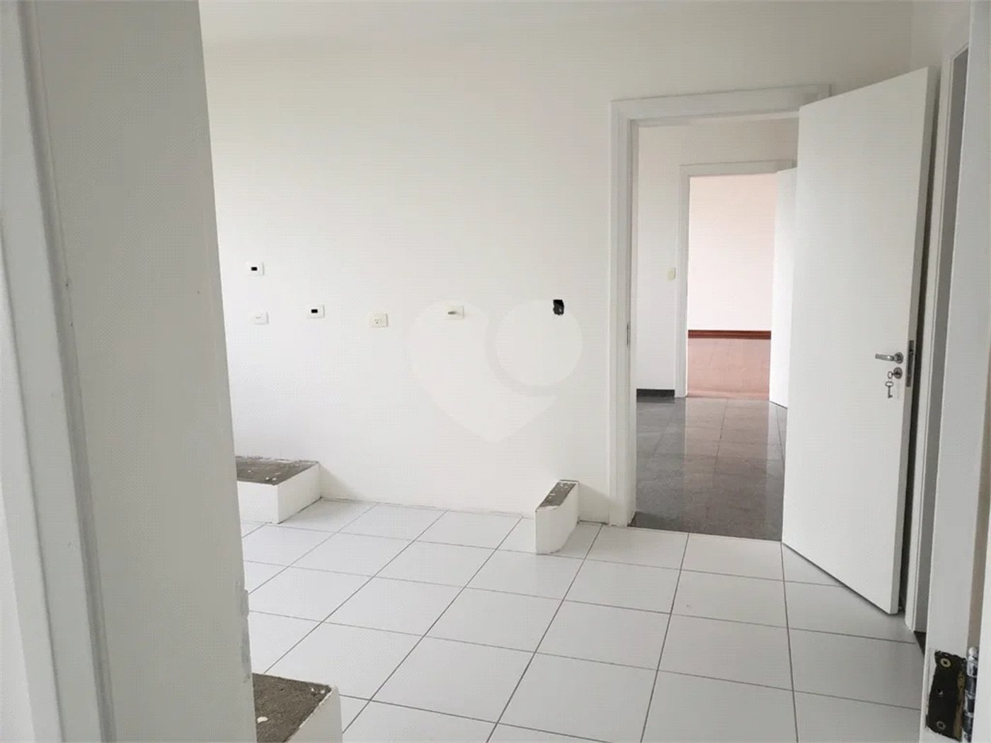 Cobertura 6 suítes, 6 vagas e piscina Alto da Boa Vista