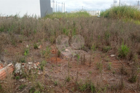 Lote no Jardim do Bosque, aceita financiamento ou aquisição de terreno e construção .