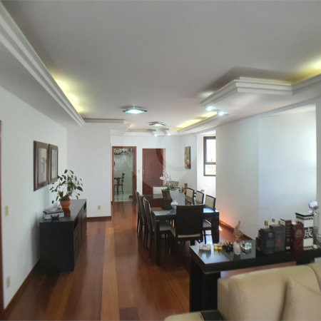 Apartamento no Edíficio Alexandre Previeiro