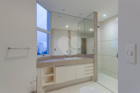 Apartamento à venda ou para alugar com 4 suítes em Alto da Boa Vista, São Paulo, SP