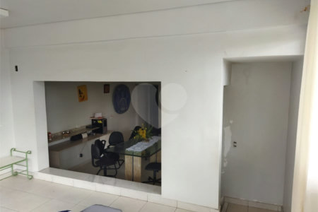 Vende Sobrado com 180m² - Vila Santa Catarina