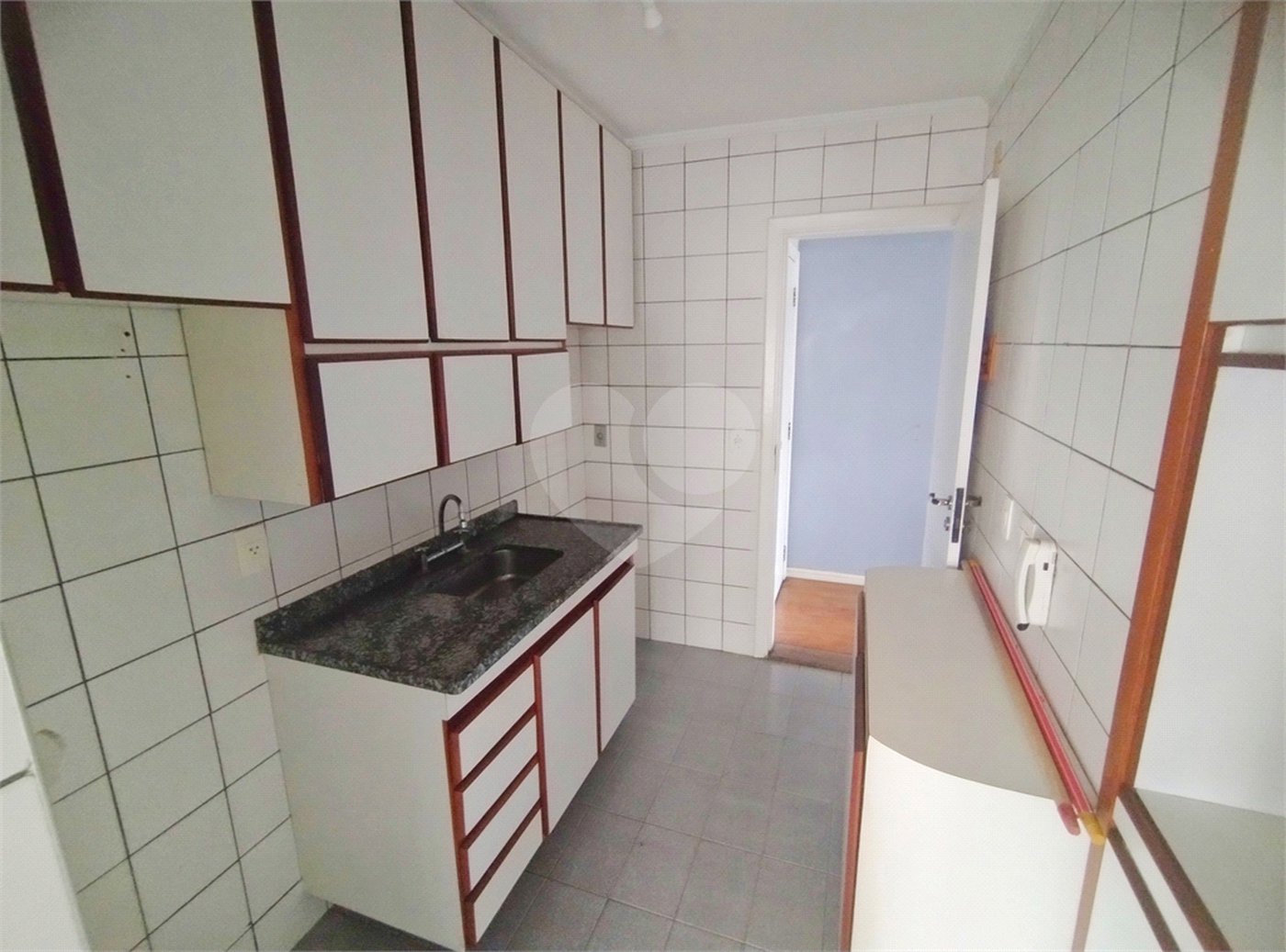 Apartamento na Saúde - 2 quartos com 1 suíte, varanda e 2 vagas