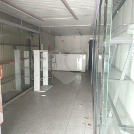 Casa comercial com 420m² , 3 banheiros , 5 vagas de garagem , à venda em São Mateus.