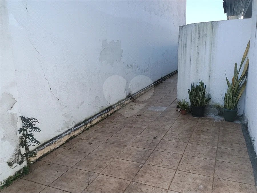Casa de 1 dormitório com quintal e jardim na Vila Ipojuca!