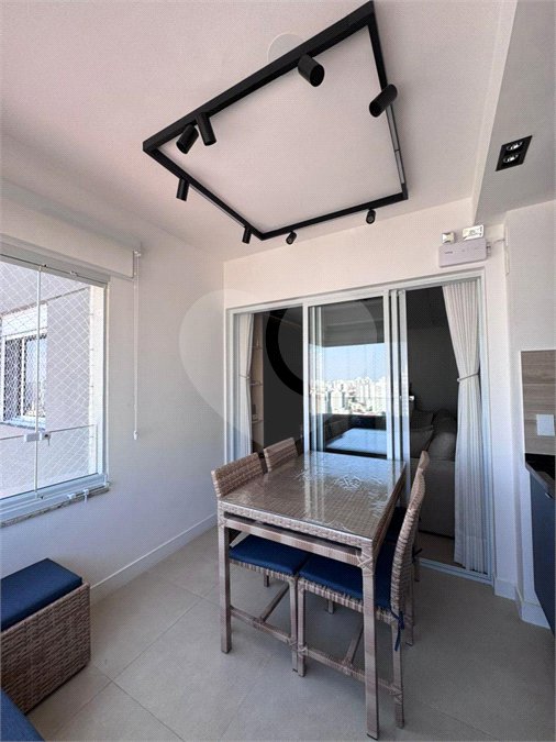 Apartamento á venda de 81m2 no Ipiranga com 2 dorms, 2 suítes, 3 banheiros, 2 vagas. Estuda permuta.