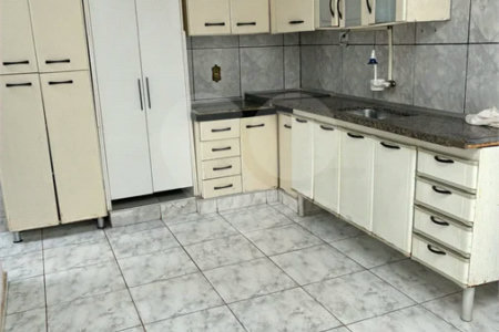 Casa Ampla e Versátil na Vila Marcelino — Excelente Espaço e Pronta para Ocupação Imediata!