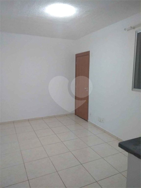 Apartamento no Condomínio Monte Logan.