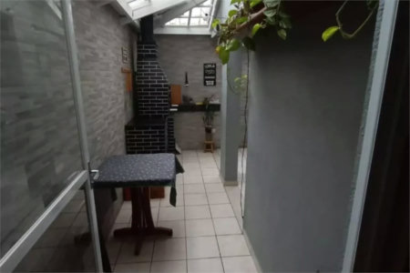 Lindo sobrado a venda em condomínio fechado, no Jardim das Palmas, com 3 dormitórios, sendo uma suíte
