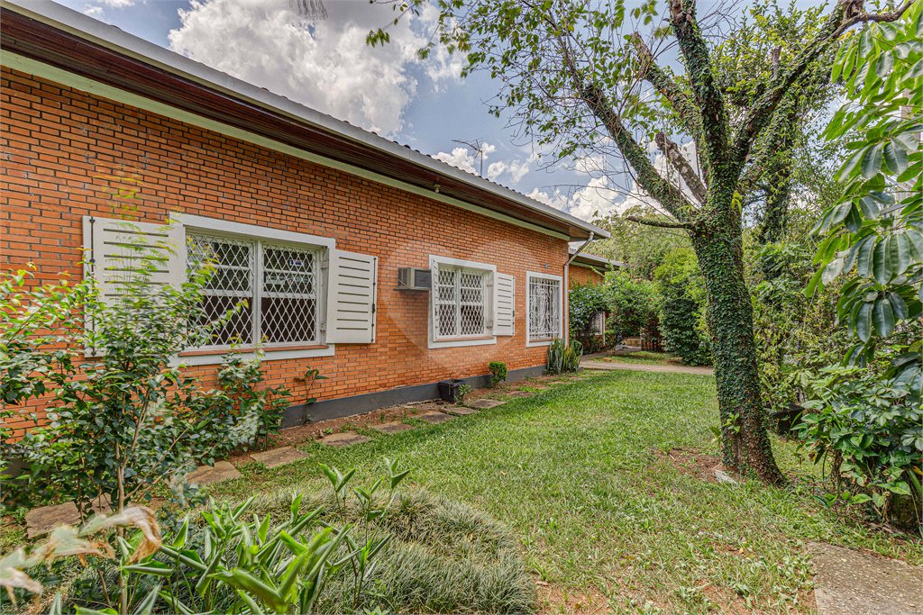 Casa Térrea à venda com 3 quartos, sendo 1 suíte,  em Alto da Boa Vista, São Paulo, SP