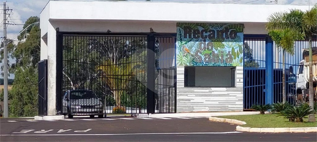 TERRENO À VENDA NO CONDOMÍNIO RECANDO DO SABIÁ.
