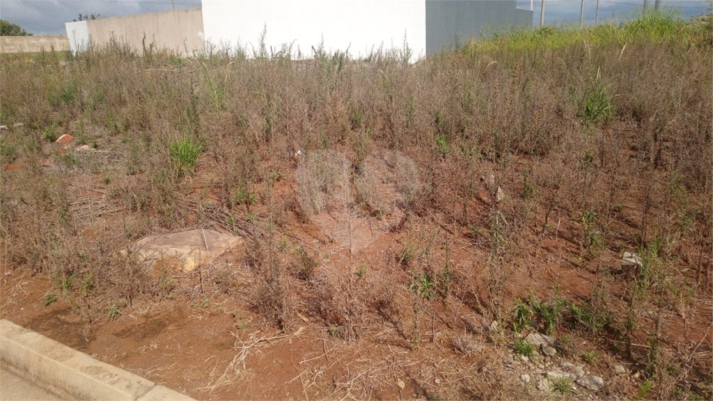 Lote no Jardim do Bosque, aceita financiamento ou aquisição de terreno e construção .