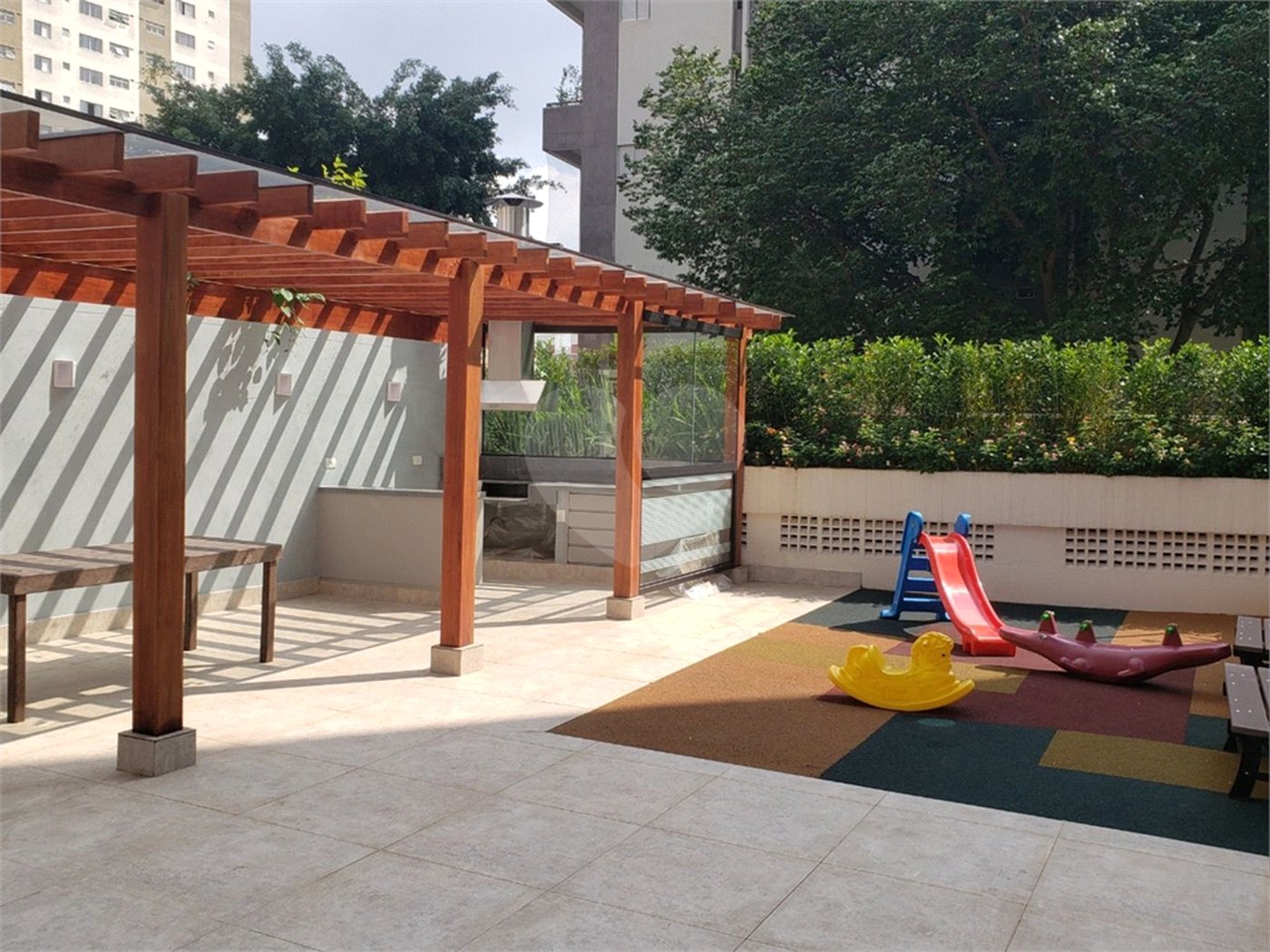 Excelente Apto em Mirandópolis c/106m2 - 3 Quartos/1 Suíte/2 Vagas na garagem