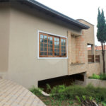 Casa térrea assobradada