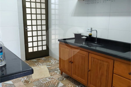 Casa Térrea com 2 dormitórios, sendo 1 suíte.