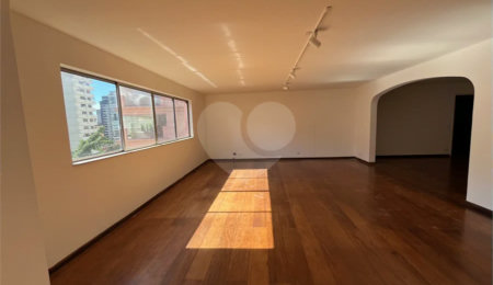 Apartamento para alugar com 3 quartos, sendo 1 suíte,  em Itaim Bibi, São Paulo, SP