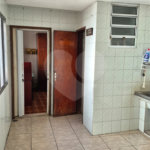Casa residencial ou comercial com mais de 200m² na região do Jardim da Saúde em São Paulo - SP.