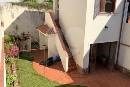 Casa à venda na Aclimação de 190m² com 3 dormitórios e 2 vagas.