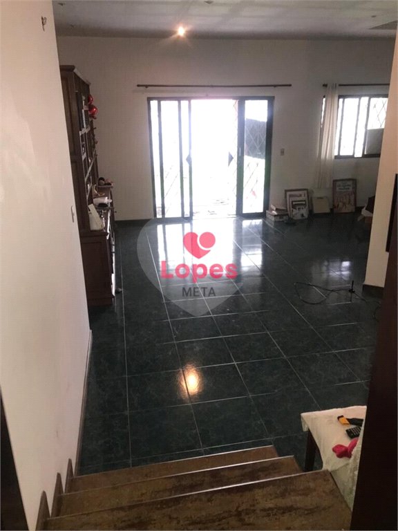 Excelente Casa a Venda no Bairro Jardim Esplanada, 3 dormitórios, sendo 2 suites São José do Campos