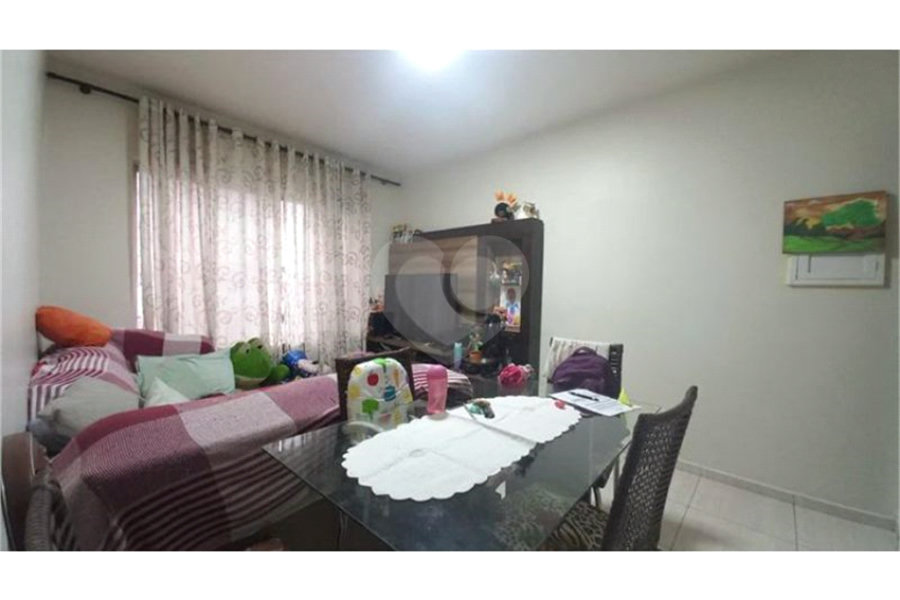 2 quartos e vaga de garagem