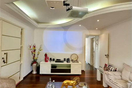 Casa de Alto Padrão à Venda no Parque dos Pássaros – 350 m²