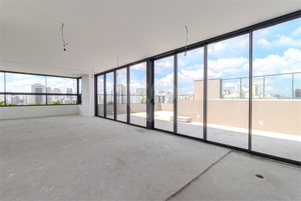 Apartamento à venda com 3 suítes em Campo Belo, São Paulo, SP