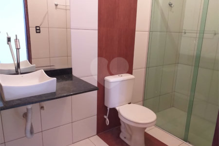 Casa térrea para venda, na cidade de Araraquara/SP.