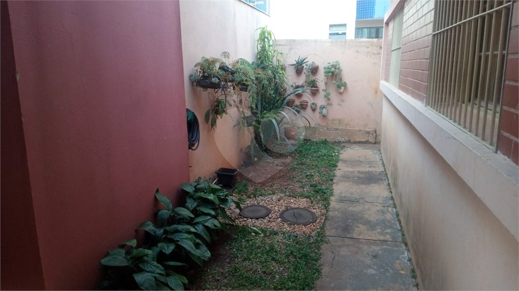 Bela casa No Santa Paula com um salão Comercial na frente.