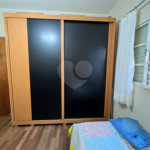 Ampla casa no condomÍnio Parque Fehr, contendo: