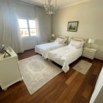 CASA TÉRREA EXCELENTE A VENDA NO TREMEMBÉ - 3 SUÍTES, PISCINA AREA GOURMET E 4 VAGAS DE GARAGEM