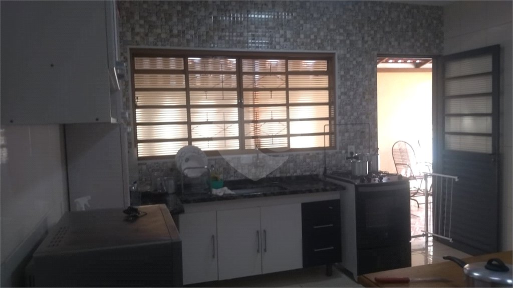 Casa térrea para venda ou locação no Santa Felícia.