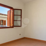 Casa à venda com 6 dormitórios, 3 suítes, piscina, área gourmet, hidromassagem, lareira, varanda e 6 vagas de garagem. Conforto e lazer para toda a família!